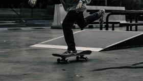 ayx.com-网球与NBA齐炸锅！阿扎伦卡赛事官方发布限分令，金州勇士陷入垫脚疑云