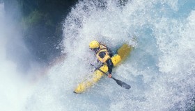 ayx.com-库里王者归来引爆全场！利物浦球迷助阵，勇士强势终结连败